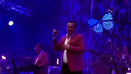 Conjunto Primavera enamora en su primer concierto en la Arena Monterrey