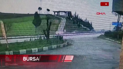 Bursa'da yanlış yola giren otomobil takla attı