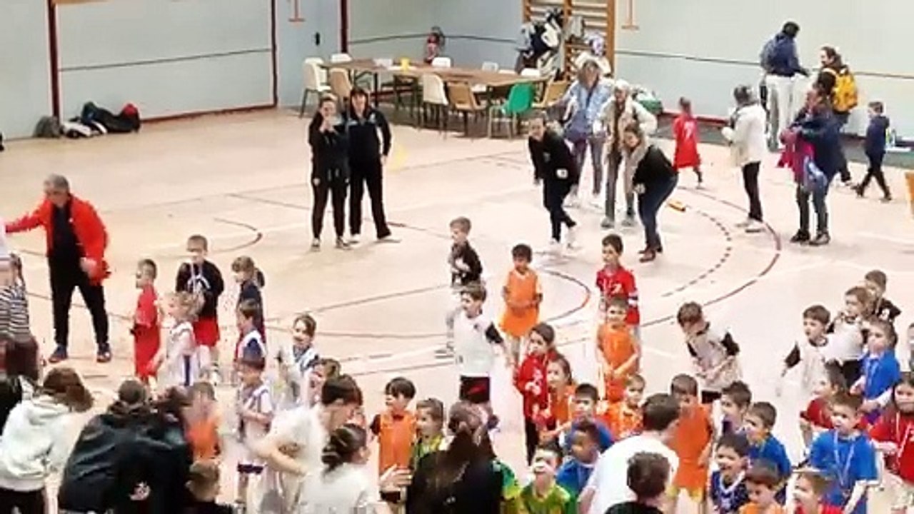 Danse finale pour nos 4 baby-basketteurs au plateau baby de Belmont le 26/01/2025
