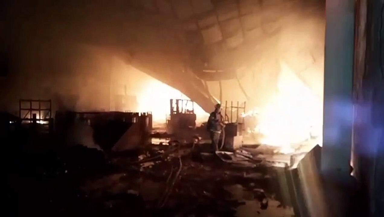 Colapsa bodega en Escobedo tras incendio: 4 lesionados graves trasladados al hospital