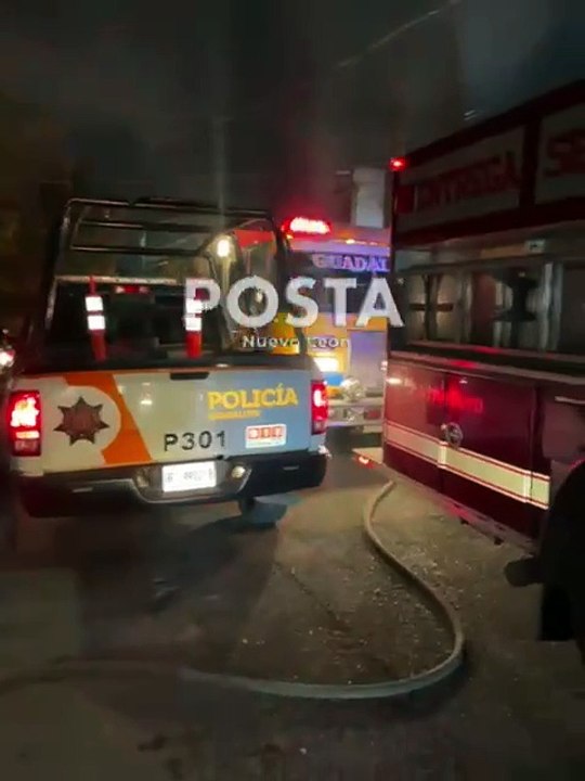 VIDEO | Casa es consumida por incendio en Guadalupe: bomberos evitan tragedia mayor