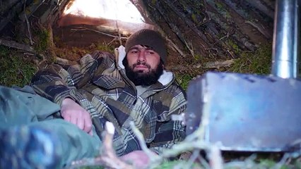 I Build 4 Amazing Winter Shelters in the Forest _ Start to Finish