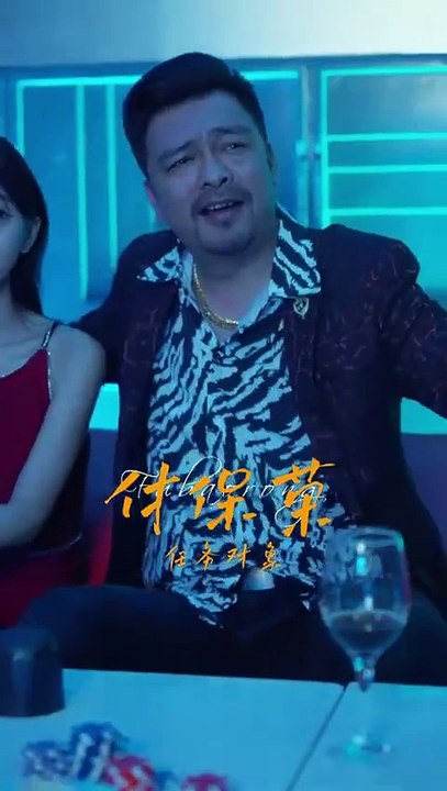 After five years of love, he humiliated her on their wedding day. She left, heartbroken. Later, the once-arrogant man knelt in the rain, begging for her return—but she was already married.