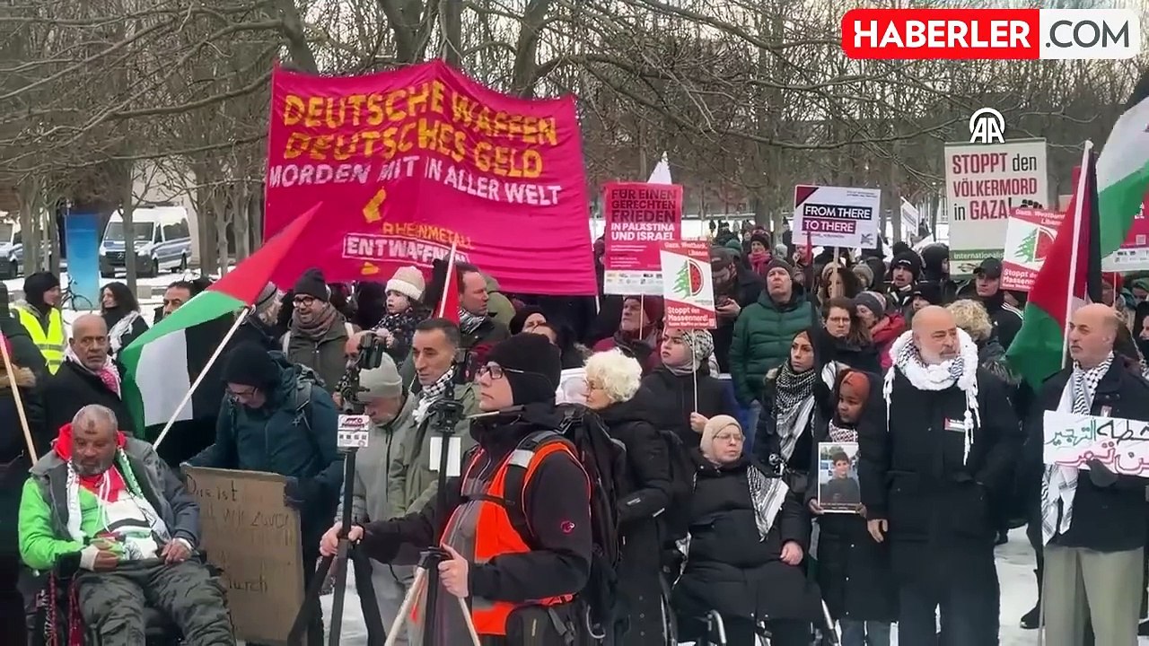 Almanya'da Filistin'e destek eylemi: İsrail yanlısı grup bayrak açıp, provoke etmek istedi