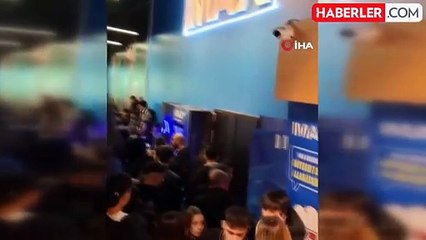 Ünlü Rapçilerin Film Galasında İzdiham ve Kavga