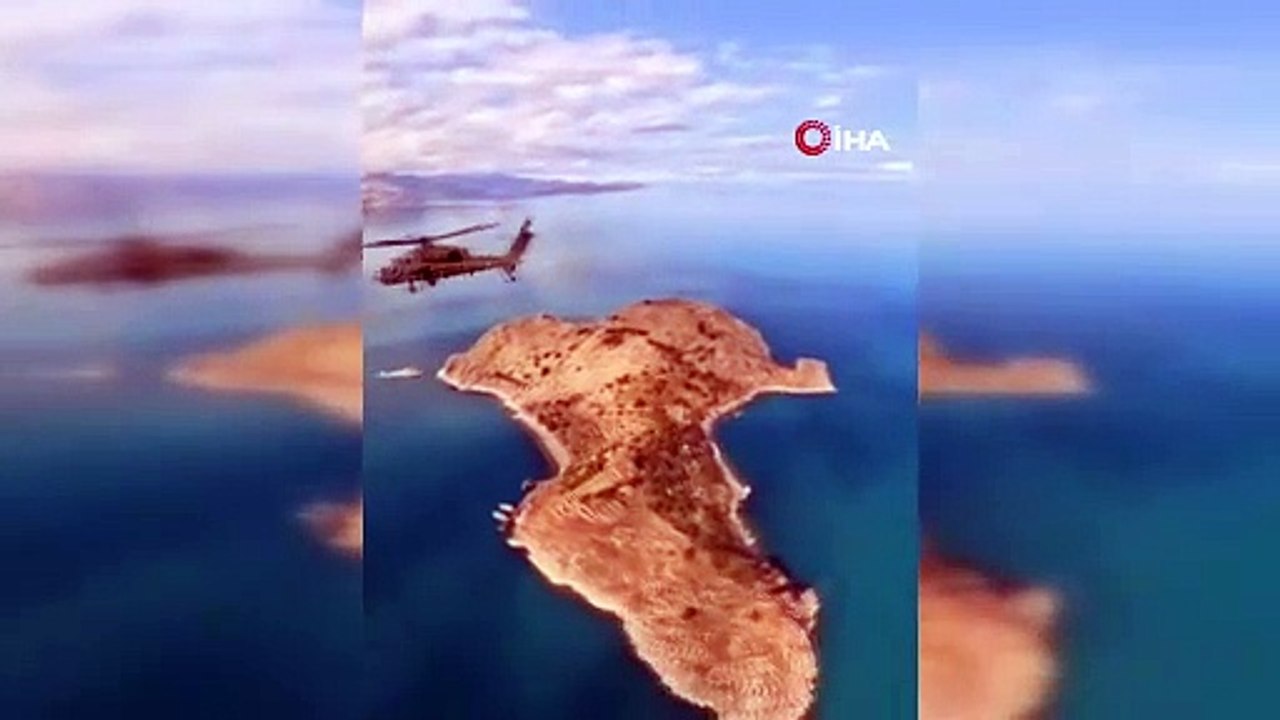 Gökyüzünden büyüleyen manzara! Atak helikopterleri Van Gölü üzerinde süzüldü