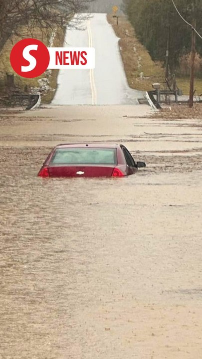 Flooding hits Kentucky after state of emergency declared