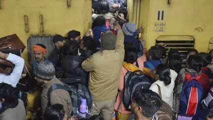 Hindistan’da tren istasyonunda izdiham: Çok sayıda ölü