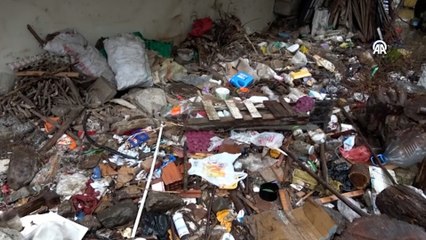 Bir evden 10 kamyonet çöp çıktı