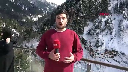 Masallar diyarı gibi görüntü: Karadeniz'in yemyeşil cenneti kar gelinliğini giydi