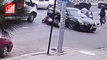 Otomobille Çarpışan Motosikletteki 2 Kişi Yaralandı