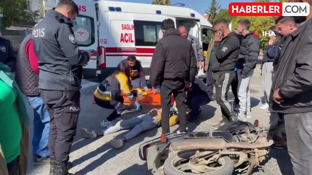 Hafif Ticari Araç ile Motosikletin Çarpıştığı Kaza Güvenlik Kamerasında