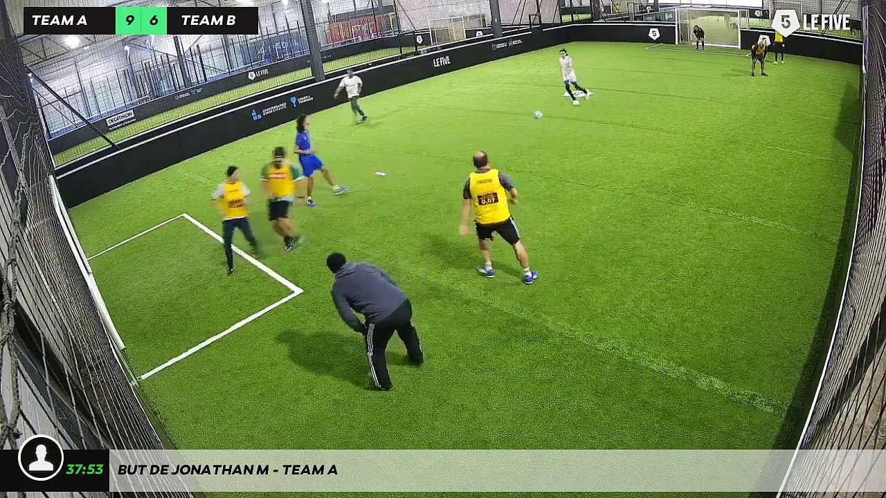 But de Jonathan M - Team A