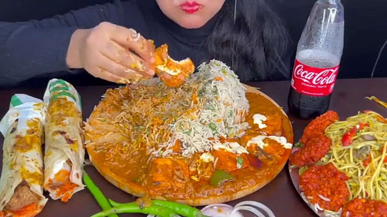 ASMR EATING PURI ALOO SABZI,VEG FRIEDRICE, PANEER BUTTER MASALA,PANEER ROLL,CHOWMEIN,VEG MANCHURIAN
