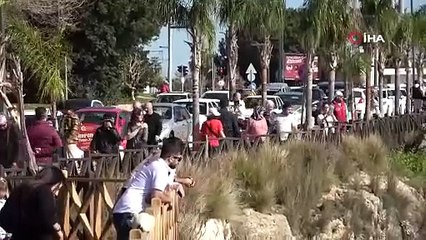 Antalya şubatta baharı yaşadı