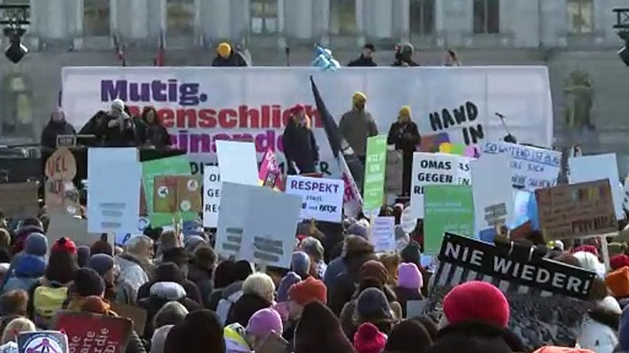 Berlin: Zehntausende demonstrieren gegen AfD und für Demokratie