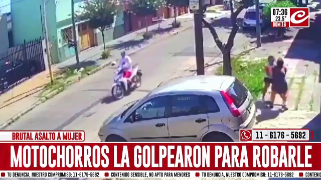 Motochorros atacaron a una mujer cuando entraba a su casa