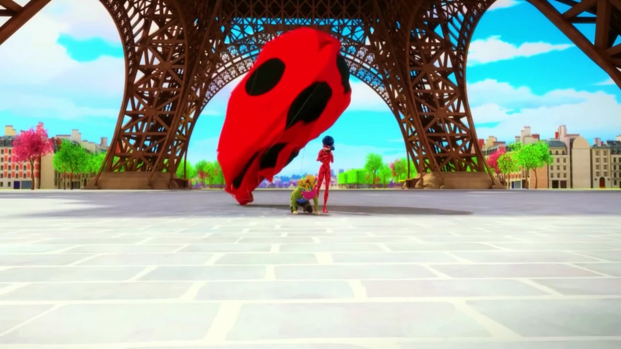 Miraculous Ladybug - parachute rescue