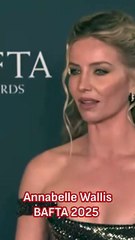 Annabelle Wallis en la alfombra roja del los BAFTA 2025
