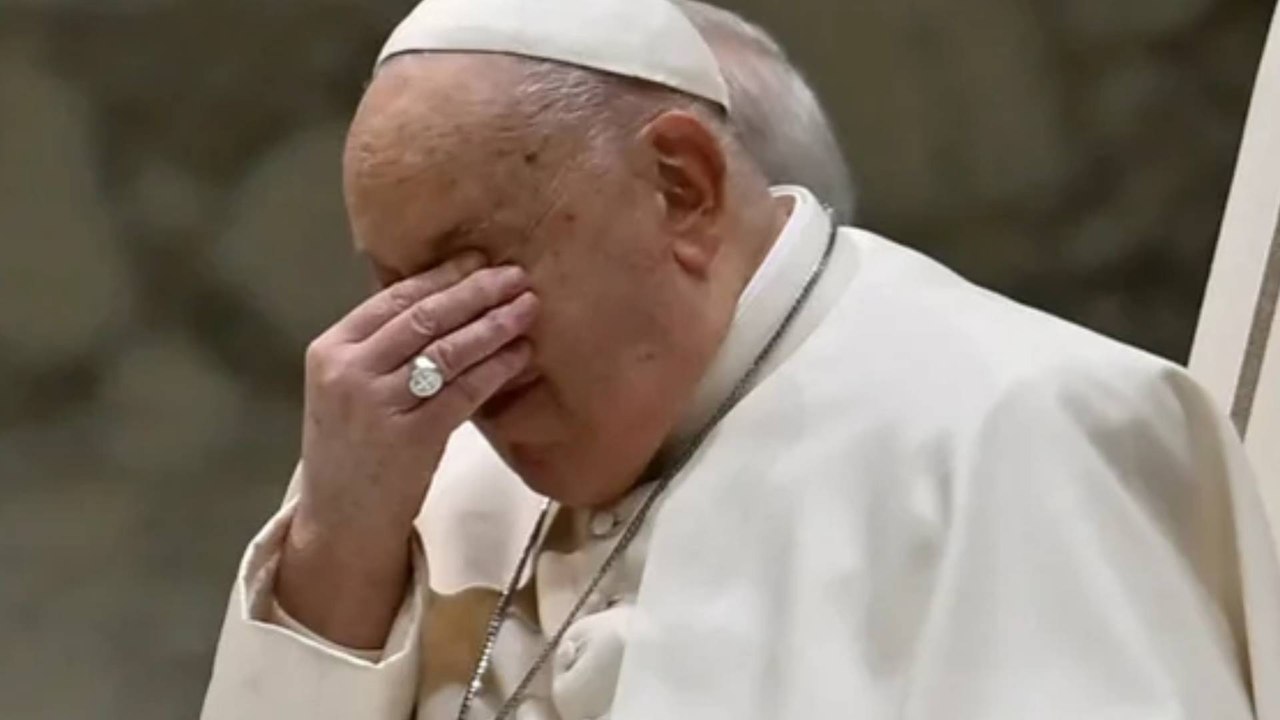 Revelan parte médico del Papa Francisco: seguirá hospitalizado por bronquitis