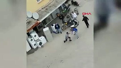 Tartıştığı husumetlisini bıçakla öldürdü; olay kamerada