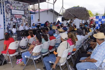 Entregan títulos de propiedad a residentes en comunidades de la cuenca del Canal