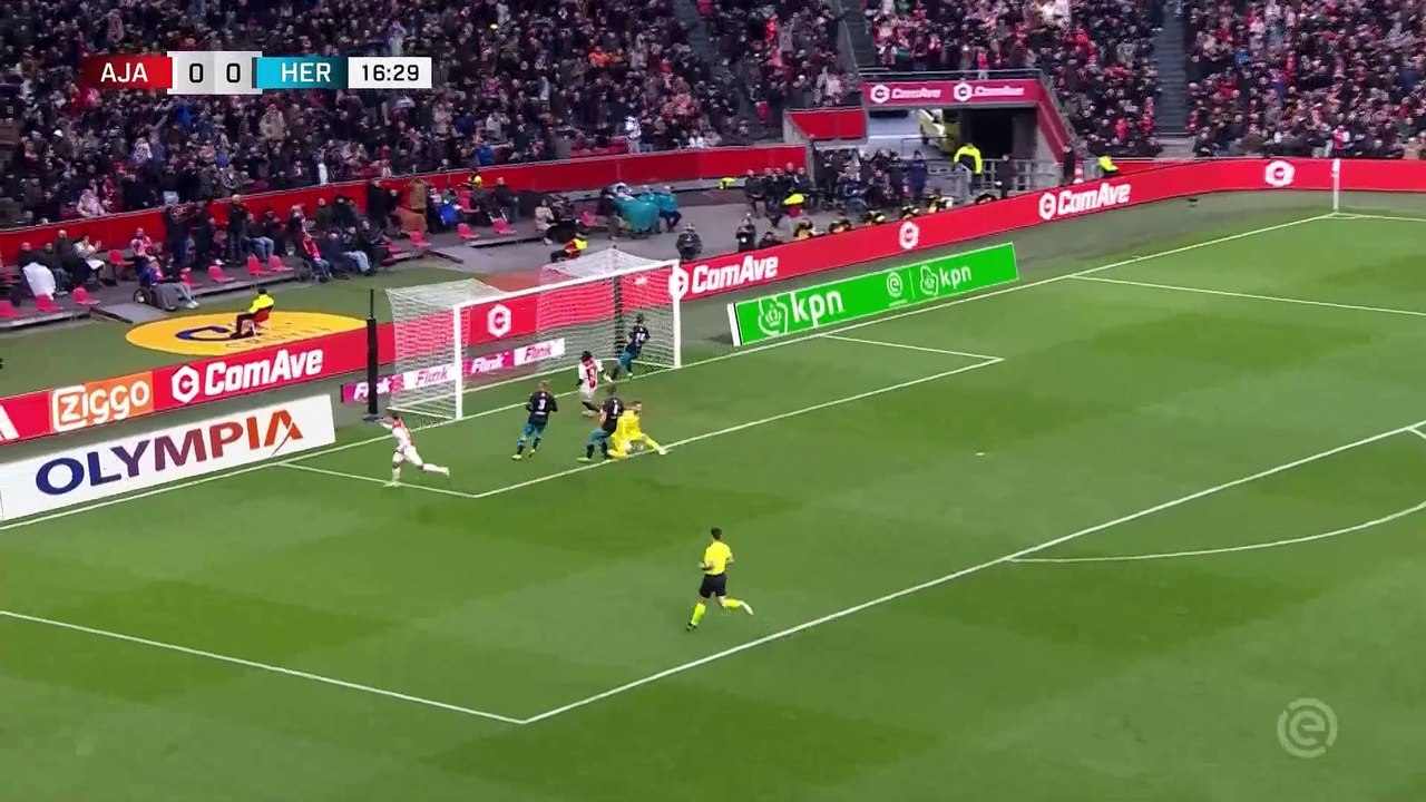 Eredivisie - L'Ajax en passe 4 à Heracles et conforte sa place de leader