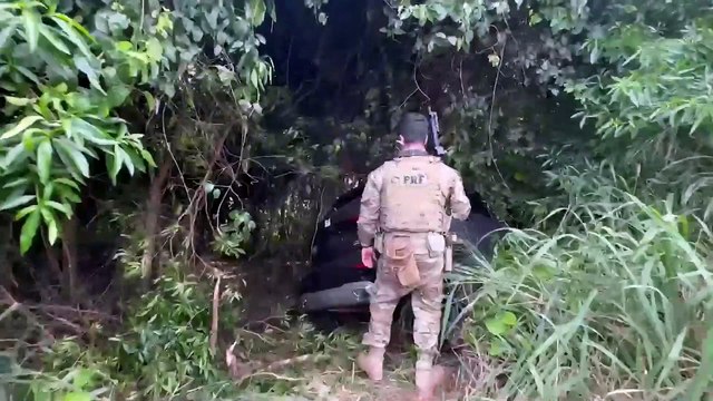 Veículo clonado com registro de furto apreendido com maconha é encaminhado para PF em Cascavel