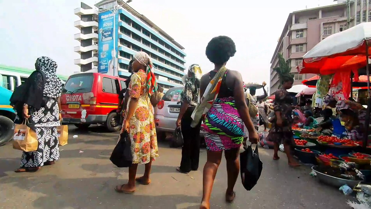 🇬🇭 EXPERIENCE AFRICAN STREET MARKET FROM COCOBOD TO C.M.B MARKET IN ACCRA GHANA || 4K WALKING TOUR || MY FIRST VLOG #VLOGS #URBANAREA #STREETWALK #RURALAREATWALK