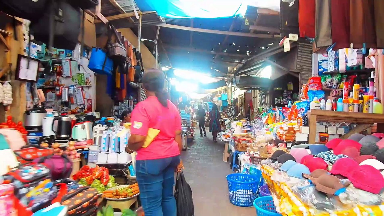🇬🇭 SHOWCASING INSIDE ACCRA'S BIGGEST LORRY STATION MARKET IN AFRICA GHANA - TEMA STATION || STREET MARKET IN TEMA STATION #TEMASTATION #STEETMARKET #AFRICA #BUSYMARKET