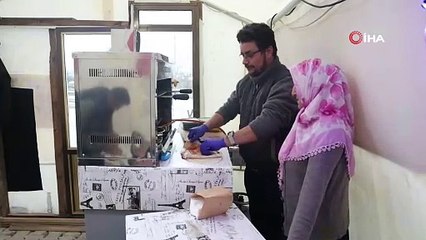 Hataylı depremzedenin felaket sonrası evi olan çadır şimdi ekmek teknesi oldu
