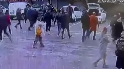 Beylikdüzü’nde site toplantısında dehşet anları kamerada