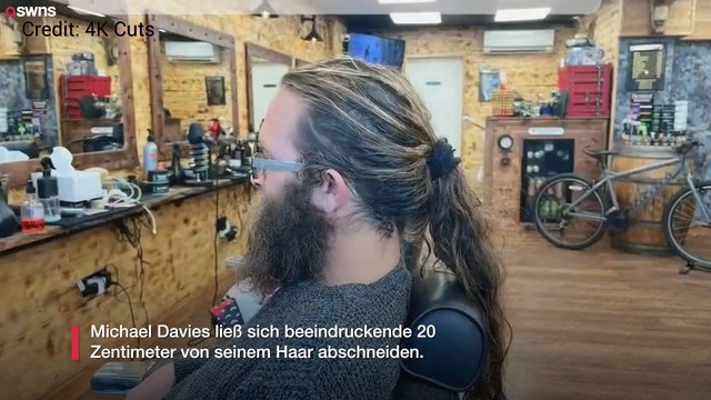 Erstaunliche Vorher-Nachher-Bilder eines Mannes, der sich zum ersten Mal seit acht JAHREN die Haare schneiden lässt
