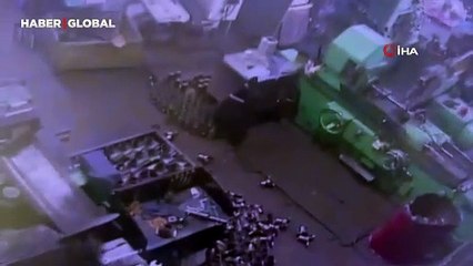 Ankara'da gerçekleşen 3.5'lik deprem güvenlik kamerasında