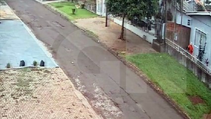 Ladrão tenta furtar escada e deixa "presente" para moradores no Alto Alegre
