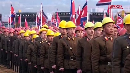 Corea del Nord, Kim Jong Un parla ai lavoratori edili a Pyongyang