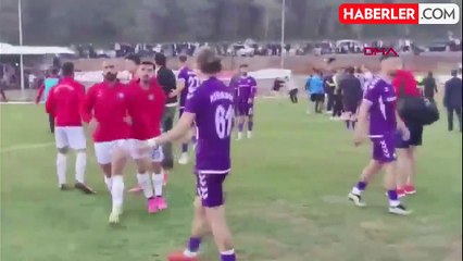 Yöneticiler sahaya dalıp hakemleri tekme tokat dövdü