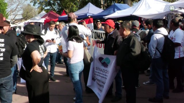 Docentes exigen mejores condiciones laborales en movilización convocada por la CNTE