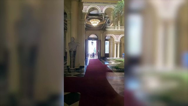 Caputo en la Rosada tras el escándalo de $LIBRA