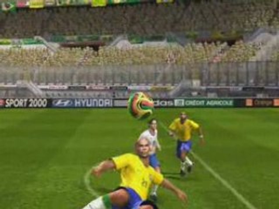 Ciseau Ronaldo sur Touche PES 2008