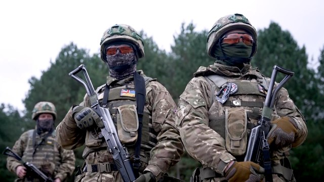 Las Fuerzas Armadas del Reino Unido entrenan a reclutas ucranianos en la Operación Interflex