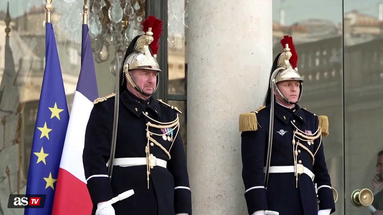 Macron welcomes European leaders for Ukraine meeting in Paris