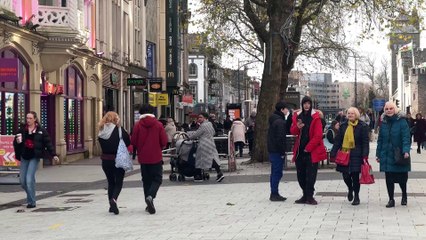 Should the 6 weeks holidays be shorter?