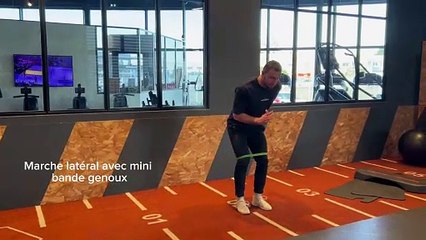 Renforcement Musculaire : Marche Latérale avec Élastique pour Tonifier Vos Muscles 🏋️‍♂️