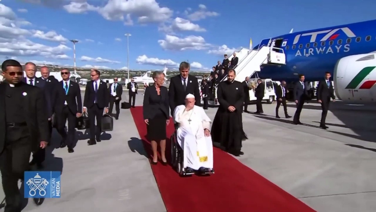 El Papa presenta un cuadro clínico complejo y continuará hospitalizado debido a su bronquitis