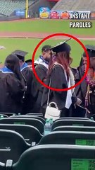 La fierté de ce petit garçon en voyant sa mère être diplômée