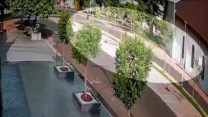 Vídeo mostra homens chegando encapuzados para matar José Eduardo de Souza dentro de igreja