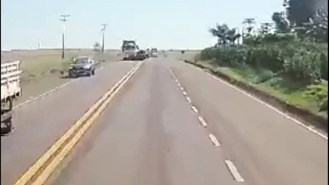 Imagens fortes: Vídeo mostra colisão de fez vítima fatal na PR-317