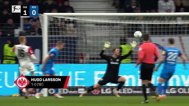 Frankfurt close in on Champions League spot with Kiel win