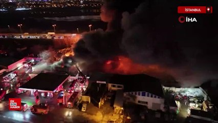 Avcılar’da geri dönüşüm tesisindeki yangın dronla görüntülendi